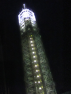 スカイタワー西東京 ライトアップ。