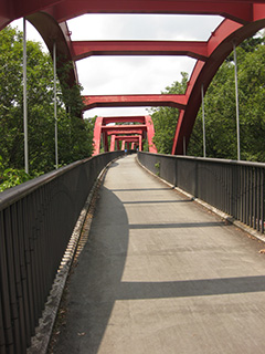 鹿島橋を渡る。
