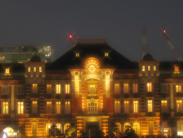 東京駅ライトアップ その1。